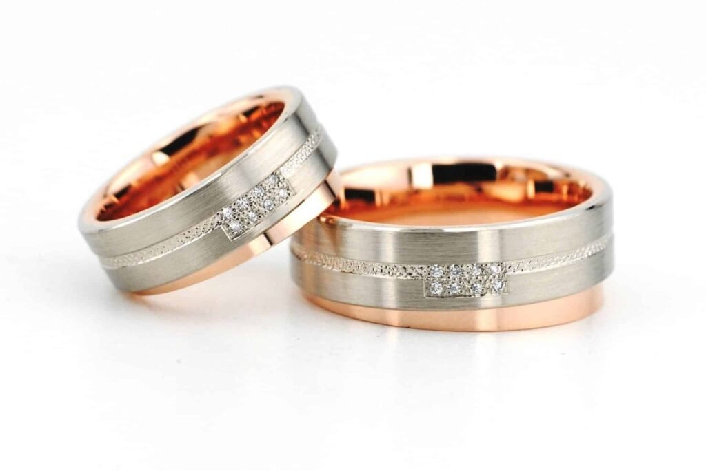 Filius modernaus stiliaus vestuviniai žiedai