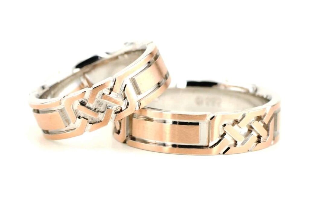 Flavus modernaus stiliaus vestuviniai žiedai