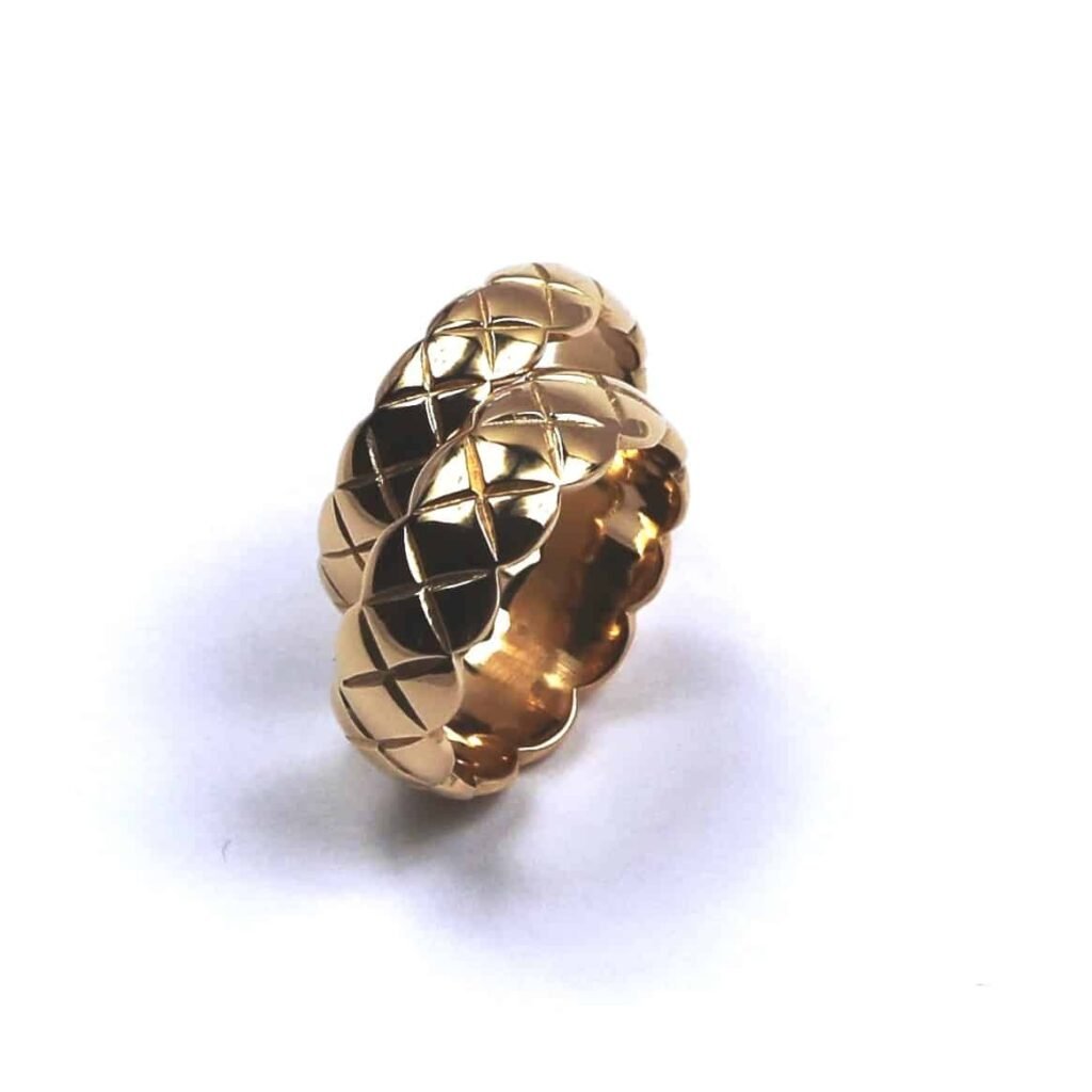 Felis modernaus stiliaus vestuviniai žiedai