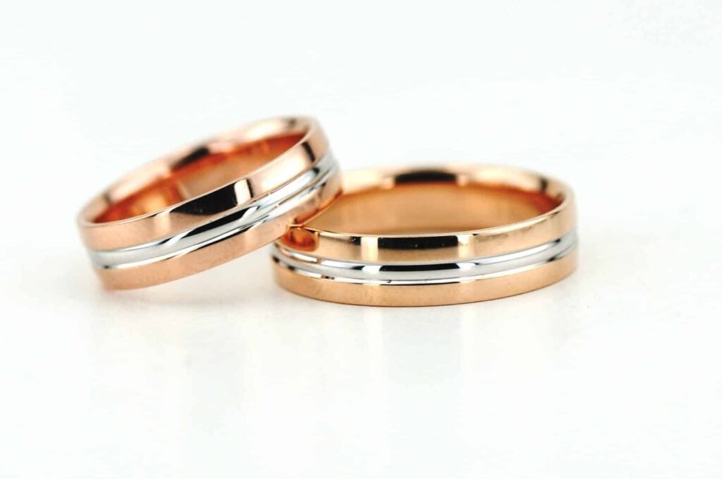Focus klasikinio stiliaus vestuviniai žiedai