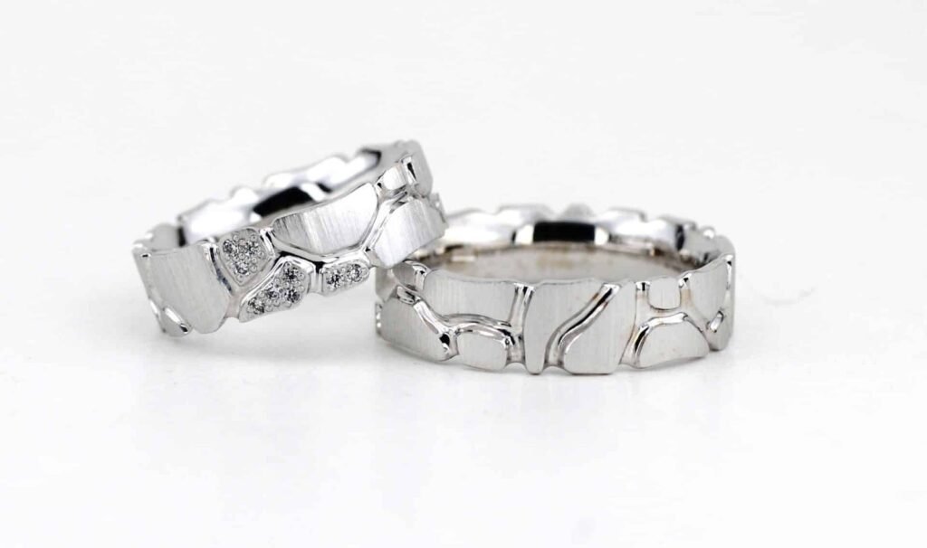 Horologium modernaus stiliaus vestuviniai žiedai