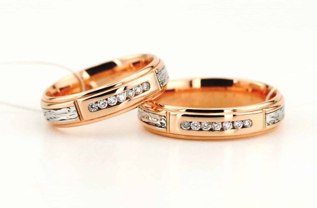 Illa modernaus stiliaus vestuviniai žiedai