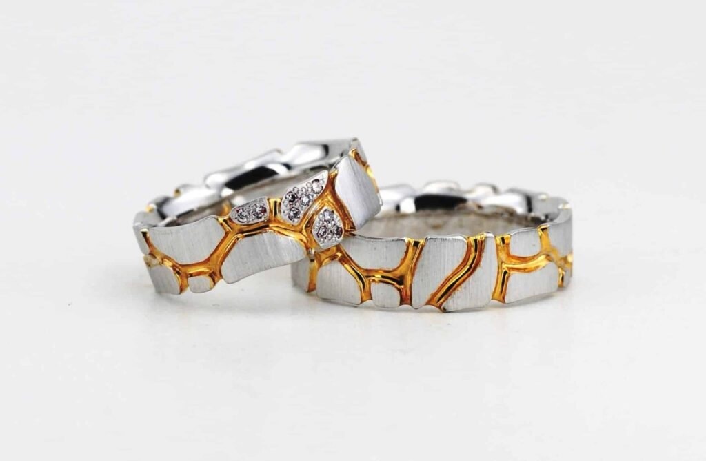 Lacrimare modernaus stiliaus vestuviniai žiedai