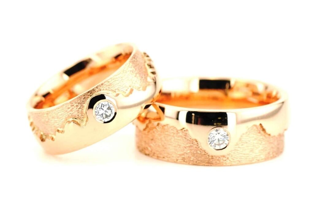 Libellula modernaus stiliaus vestuviniai žiedai