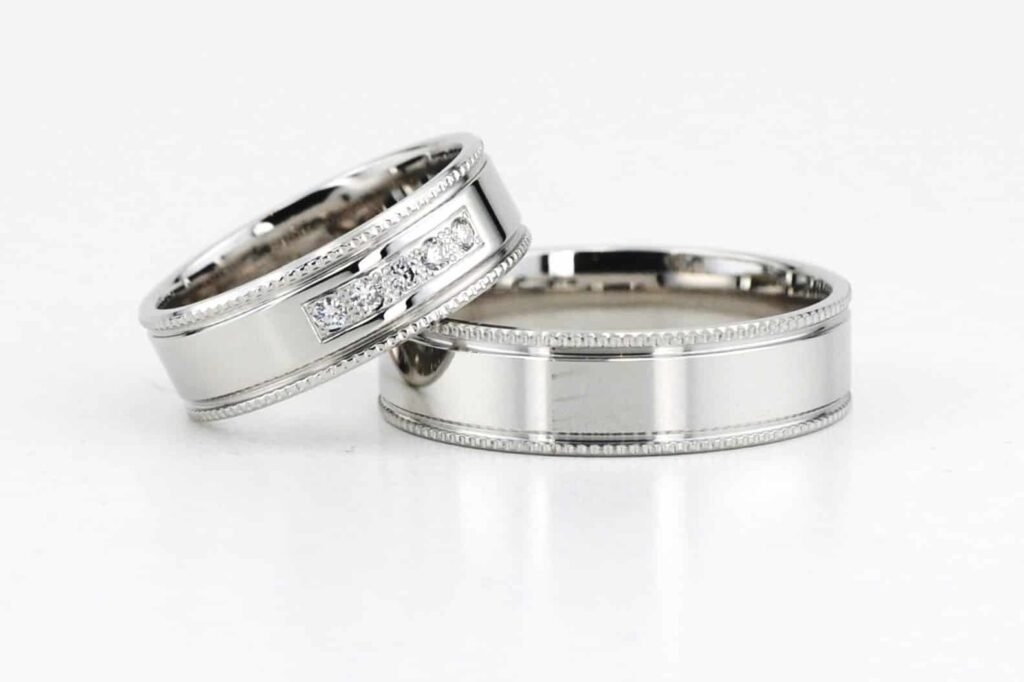 Littera modernaus stiliaus vestuviniai žiedai