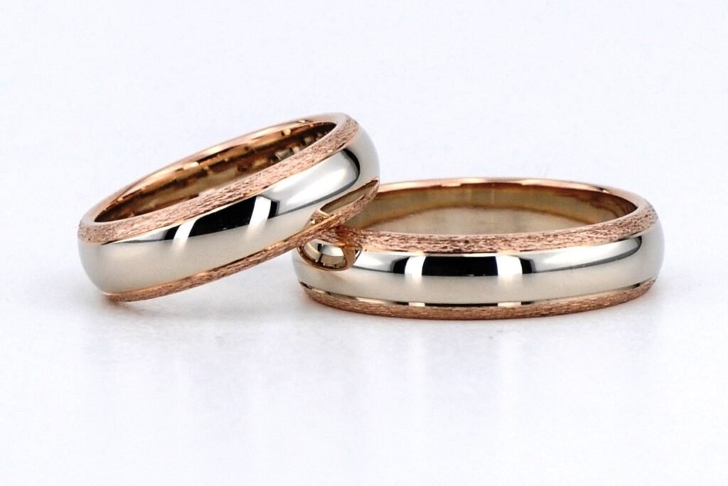 Orbis modernaus stiliaus vestuviniai žiedai