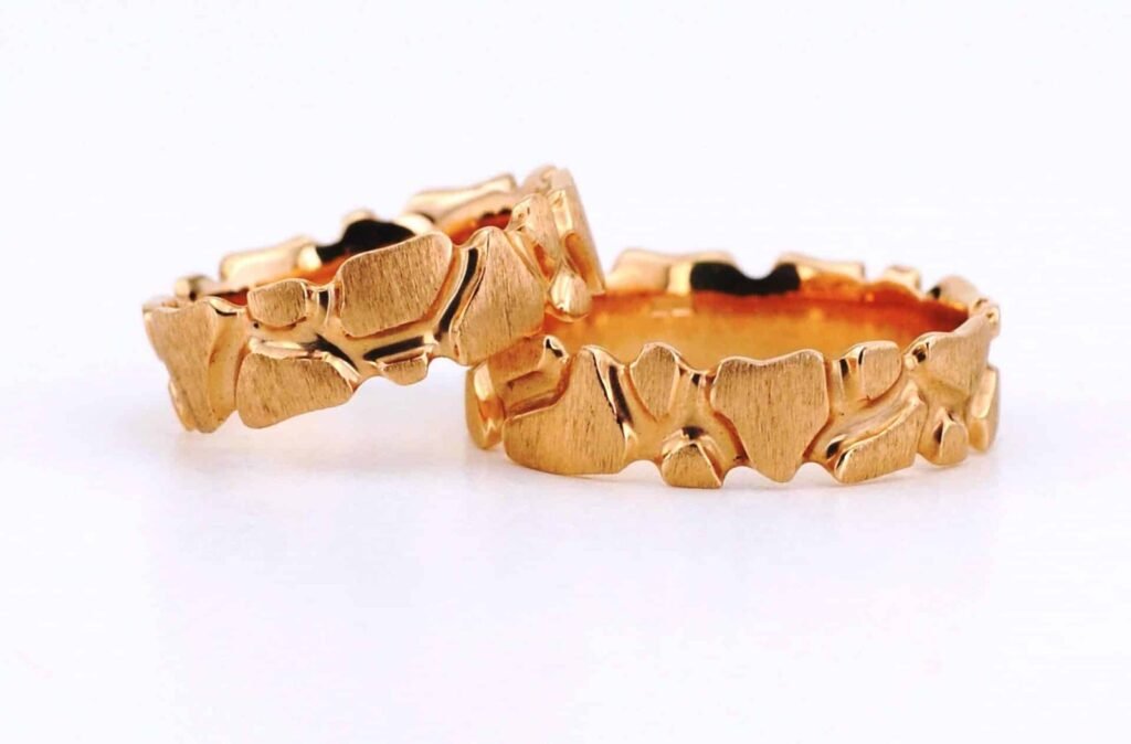 Pluma modernaus stiliaus vestuviniai žiedai